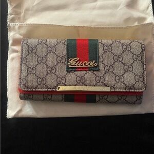 Gucci Signature Gray and Red Wallet